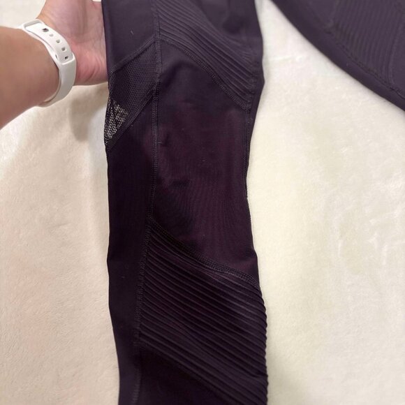 Women's Violet Leggings with Mesh & Raised Fabric Accents - Picture 3 of 7